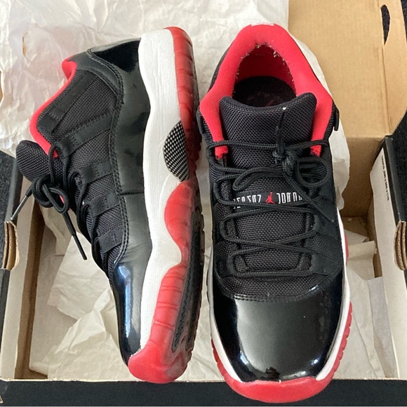 AIR JORDAN BRED 11 Retro Low Size 8.5 Womens = 7Y - Picture 5 of 7